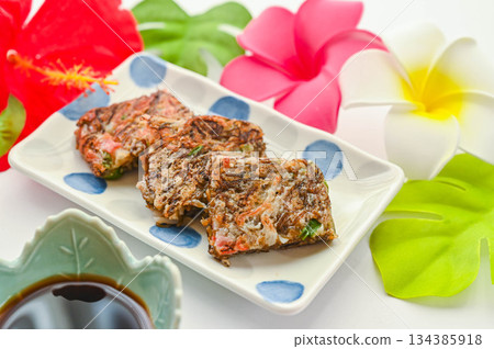 Chewy mozuku pancakes Chewy mozuku pancakes 134385918