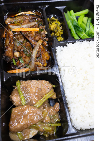 Delicious Chinese bento: Sichuan stir-fried eggplant Delicious Chinese bento: Sichuan stir-fried eggplant 134386442