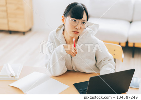 Women studying online Women studying online 134387249