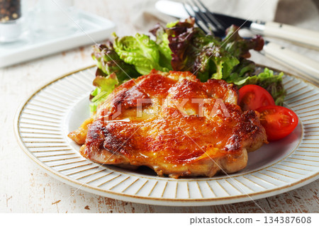 Crispy butter-sauteed chicken Crispy butter-sauteed chicken 134387608