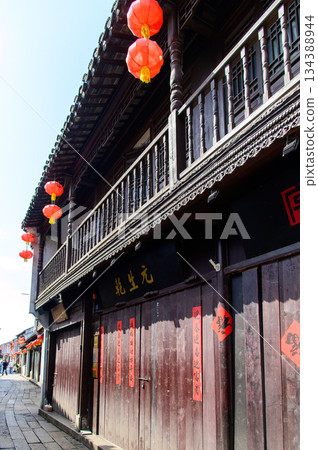 這是中國蘇州著名水鄉山塘街的美麗景色。 134388944
