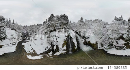 銀山溫泉的雪景 銀山溫泉的雪景 134389885