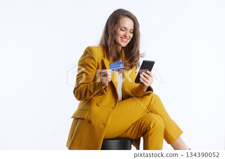 Digital Finance Transaction with Credit Card Digital Finance Transaction with Credit Card 134390052