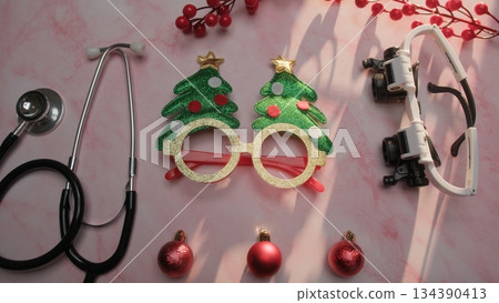 Doctor Ophthalmologist Wishes Happy Christmas Holidays Background Doctor Ophthalmologist Wishes Happy Christmas Holidays Background 134390413