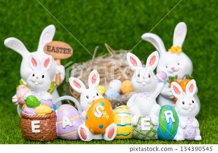 Easter decoration with bunnies and eggs. 134390545