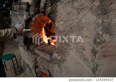 拍攝滋賀縣甲賀市陶器之鄉信樂町僅存的一座爬窯。 134394507