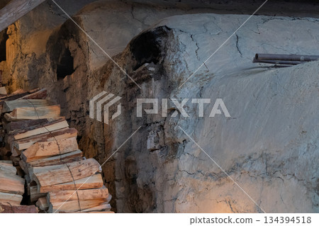 Photographing the only remaining climbing kiln in Shigaraki, a pottery town in Koka City, Shiga Prefecture Photographing the only remaining climbing kiln in Shigaraki, a pottery town in Koka City, Shiga Prefecture 134394518