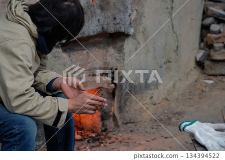 Photographing the only remaining climbing kiln in Shigaraki, a pottery town in Koka City, Shiga Prefecture Photographing the only remaining climbing kiln in Shigaraki, a pottery town in Koka City, Shiga Prefecture 134394522