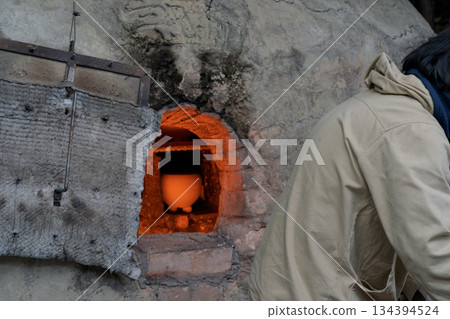 Photographing the only remaining climbing kiln in Shigaraki, a pottery town in Koka City, Shiga Prefecture Photographing the only remaining climbing kiln in Shigaraki, a pottery town in Koka City, Shiga Prefecture 134394524