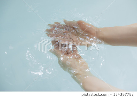 Furo bathtub hot water 134397792