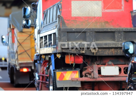 自卸車圖像 134397947