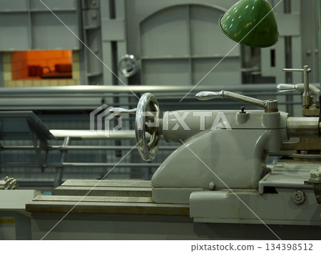 A lathe manufacturing factory parts 134398512