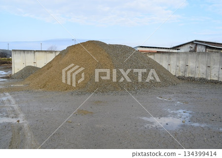rubble, macadam, C-40 134399414