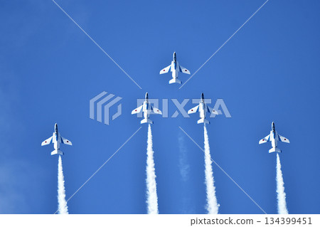 Blue impulse acrobatic flight Blue impulse acrobatic flight 134399451