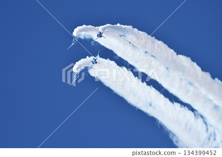 藍色衝動雜技飛行 134399452