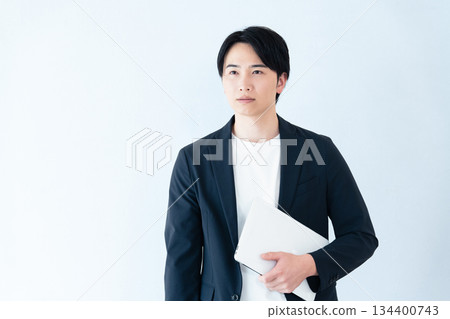 Cool businessman 134400743