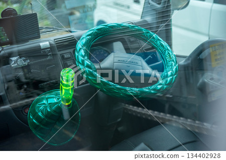 truck, vehicle, automobile 134402928