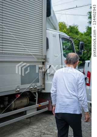 truck, gents, male 134402943