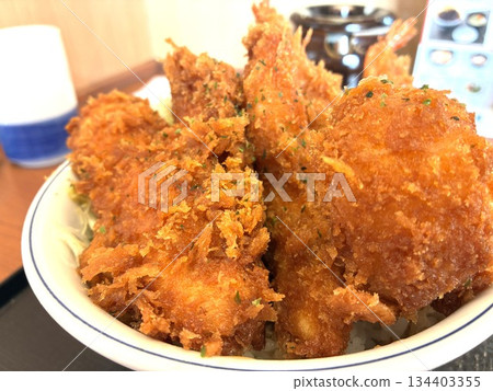 炸豬排連鎖店的「Tare Katsudon」（Tare Katsudon） 134403355