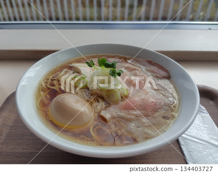 醬油拉麵 134403727