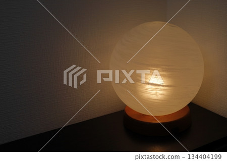 室內間接照明 134404199