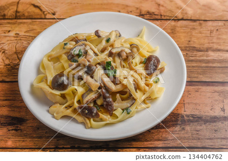 蘑菇奶油意大利面 134404762