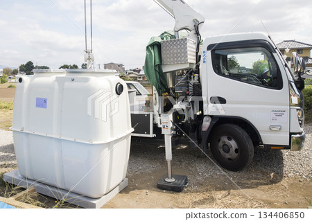 The truck that transported the septic tank 134406850