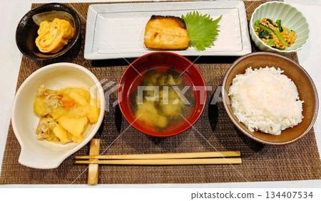 Japanese set meal with grilled fish and rice Japanese set meal with grilled fish and rice 134407534
