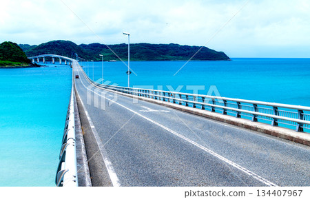 Tsunoshima Bridge spanning the sea (Yamaguchi Prefecture) 134407967