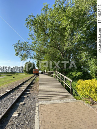 喜多福站的Kiha 22系柴油動車組和藍天 喜多福站的Kiha 22系柴油動車組和藍天 134408641