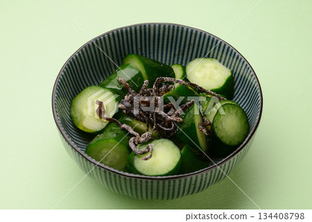 Cucumber and salted kelp with sesame oil 134408798