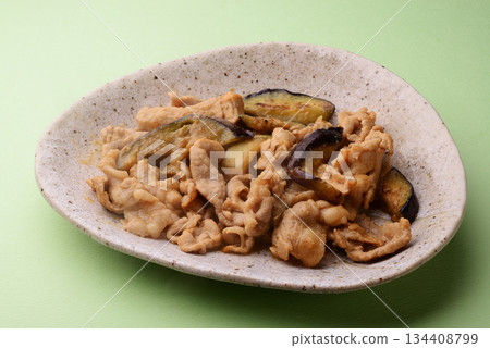 Stir-fried miso with eggplant and pork 134408799