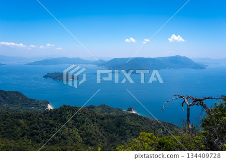 Seto Inland Sea and Hiroshima Bay from Mount Misen summit, Miyajimaa, Japan 134409728