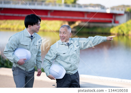 建築管理：年輕一代與資深人士 134410038