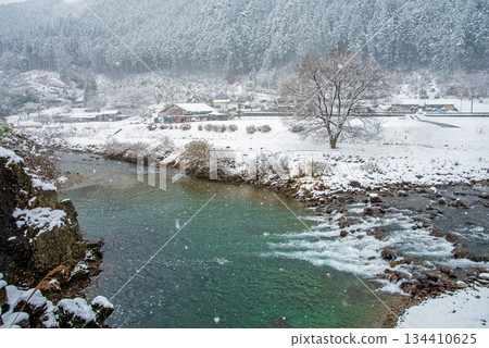 冬日迷宮河（岐阜縣下呂市迷宮町） 134410625