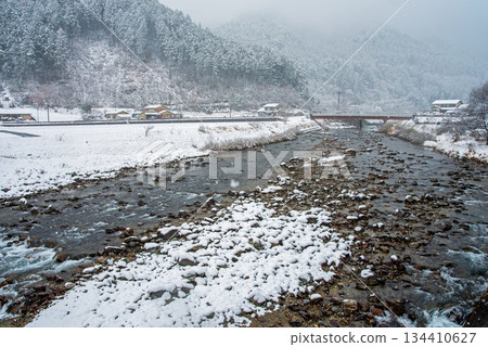 冬日迷宮河（岐阜縣下呂市迷宮町） 134410627