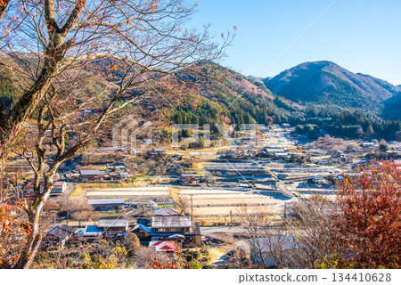 日本最美村莊-岐阜縣下呂市迷宮村的冬季景色 日本最美村莊-岐阜縣下呂市迷宮村的冬季景色 134410628