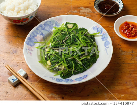 家常蒜炒莧菜 134410977