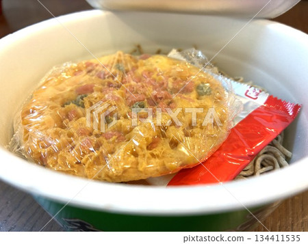Cup noodles (tempura soba) 134411535