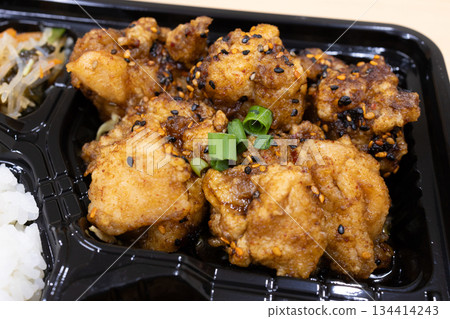 美味的雞肉炸雞午餐 美味的雞肉炸雞午餐 134414243