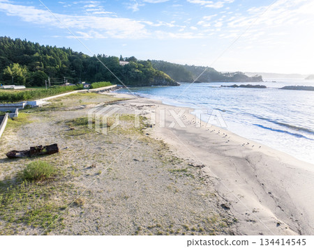 Tanakahama Beach and Kesennuma Oshima (Kesennuma City, Miyagi Prefecture) Tanakahama Beach and Kesennuma Oshima (Kesennuma City, Miyagi Prefecture) 134414545