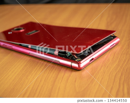 智慧型手機電池膨脹 智慧型手機電池膨脹 134414550