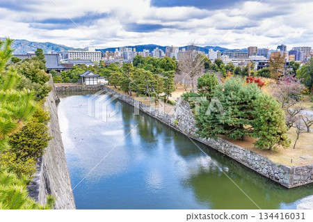 深秋的二條城:從天守閣遺址眺望護城河,京都市中京區 深秋的二條城:從天守閣遺址眺望護城河,京都市中京區 134416031