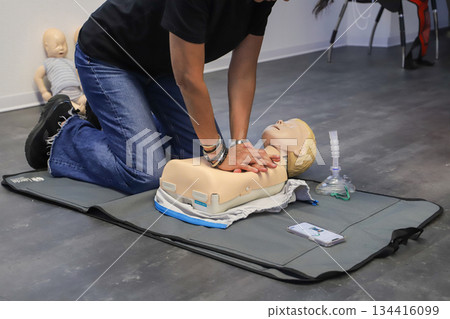 first aid course - company safety - cardiac massage - Basic Life Support first aid course - company safety - cardiac massage - Basic Life Support 134416099