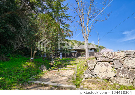 <Tottori Prefecture> Yonago Castle Ruins, Former Obara Family Gate, April 134418304