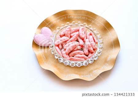 Kakinotane Amaou Strawberry Flavor 134421333