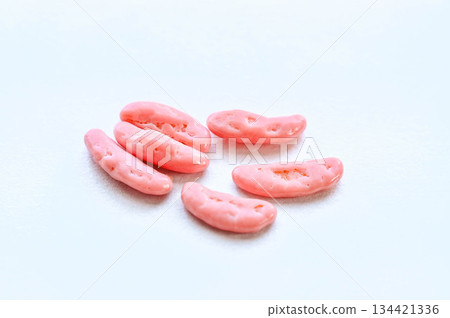 粉紅柿子籽 阿瑪烏草莓 134421336