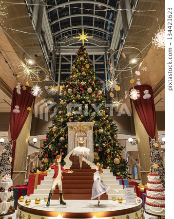 A Christmas tree decorated with a magnificent ballet A Christmas tree decorated with a magnificent ballet 134421623