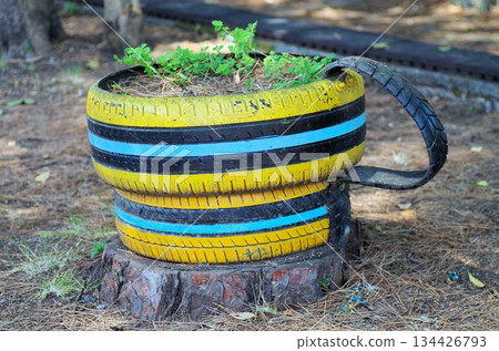 an handmade plant pot front view 134426793
