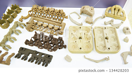 Low pressure sand mold casting products 134428203